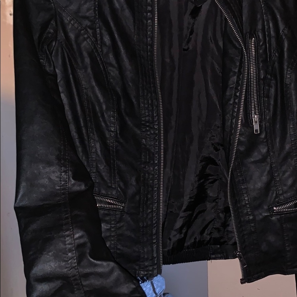 Black Fitted Jacket - image 3